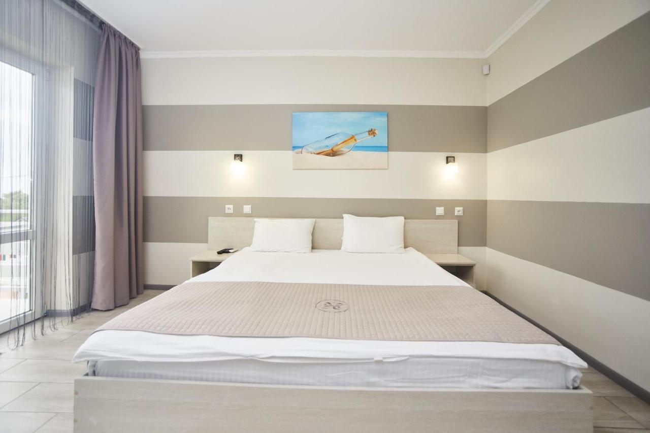Family Hotel Happy Inn Zatoka Eksteriør bilde
