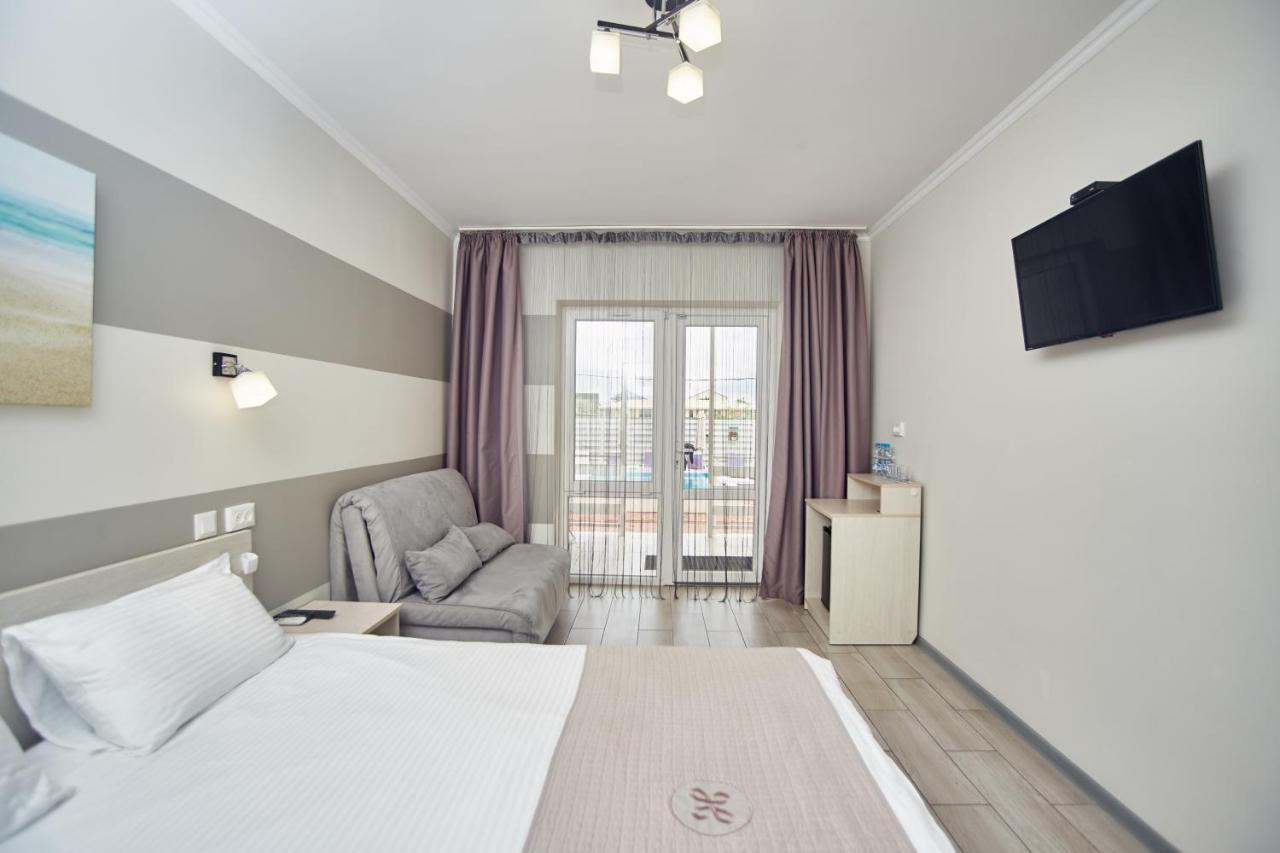 Family Hotel Happy Inn Zatoka Eksteriør bilde